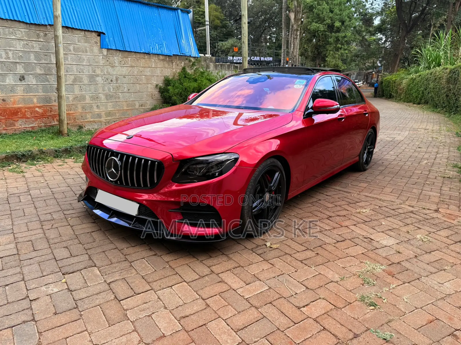 Mercedes-Benz E200 2016 Red