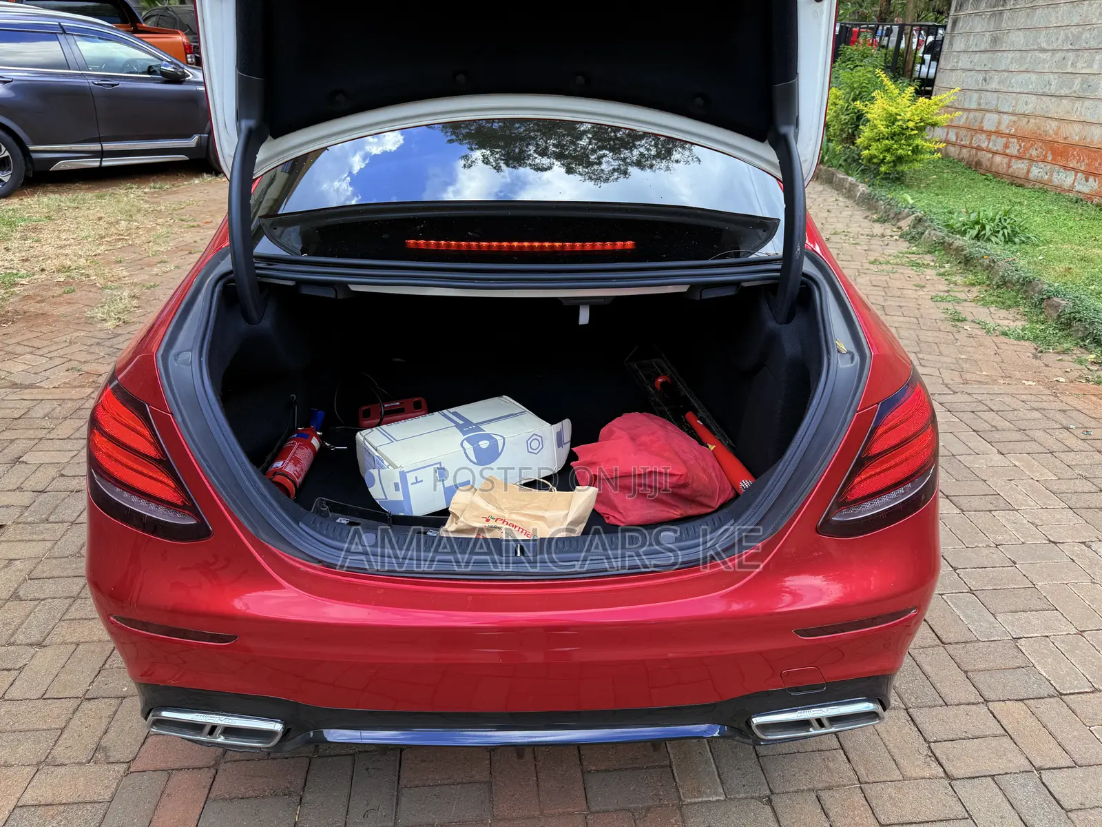 Mercedes-Benz E200 2016 Red