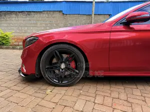 Mercedes-Benz E200 2016 Red