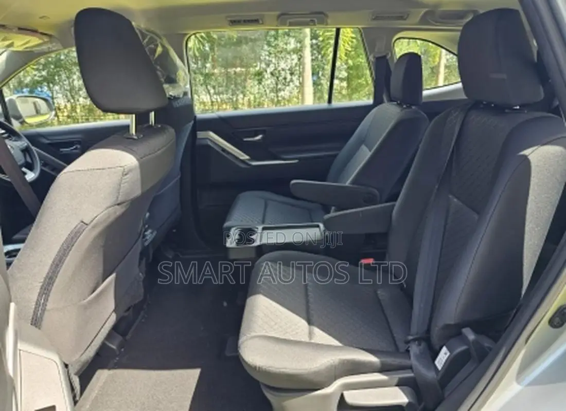 New Toyota Innova 2024 Silver