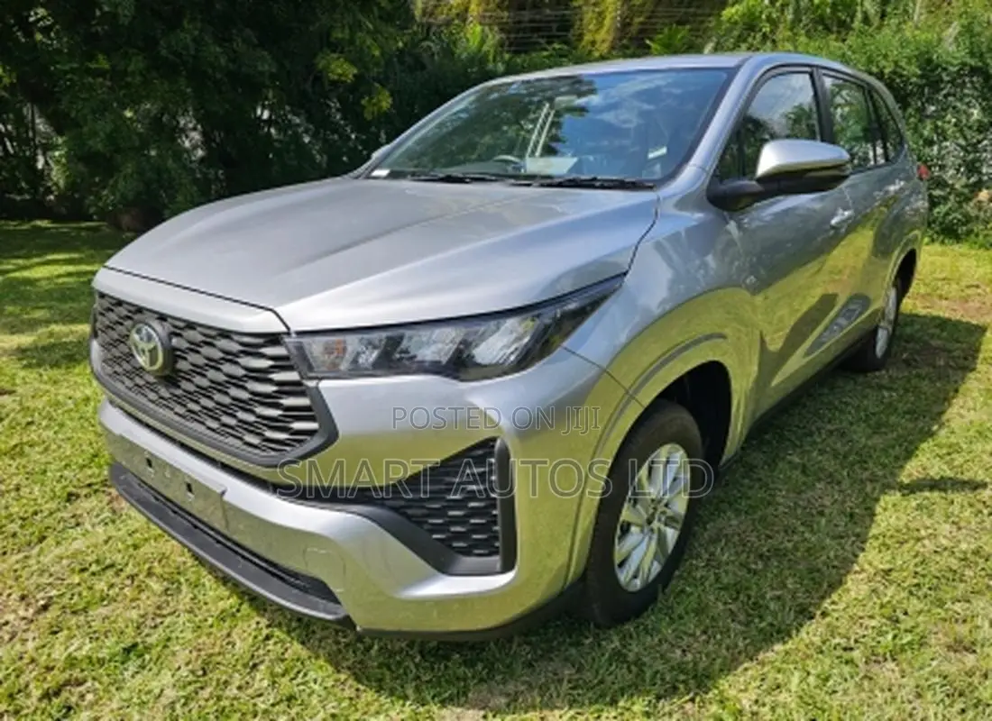 New Toyota Innova 2024 Silver