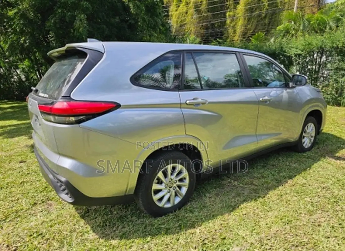 New Toyota Innova 2024 Silver