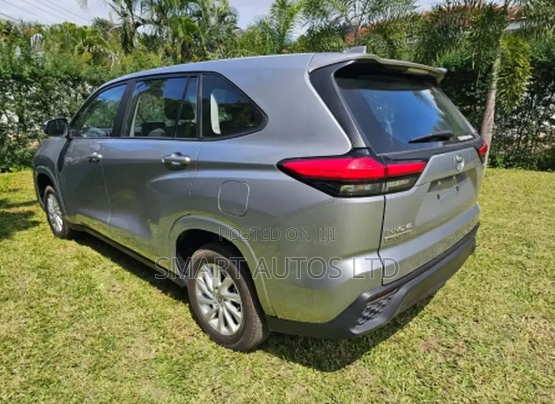 New Toyota Innova 2024 Silver