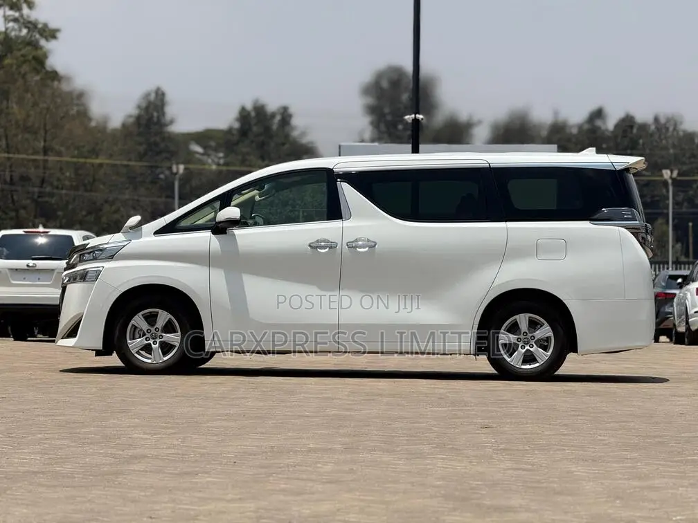 Toyota Vellfire 2018 White