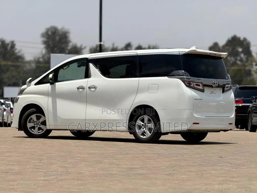 Toyota Vellfire 2018 White
