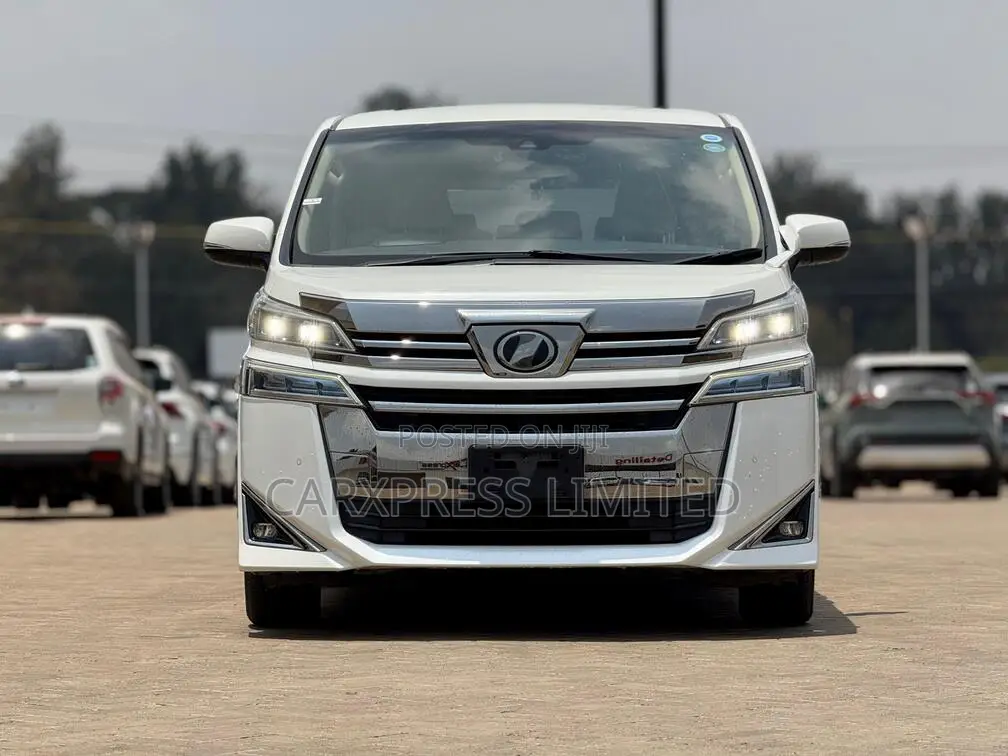 Toyota Vellfire 2018 White