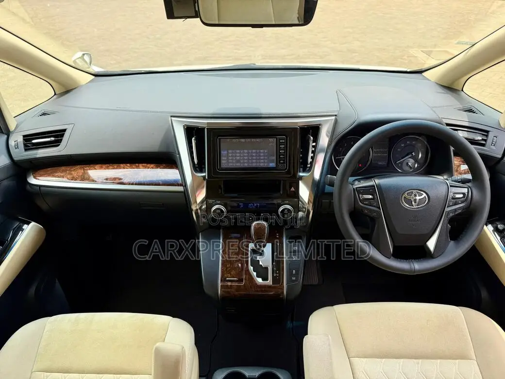 Toyota Vellfire 2018 White