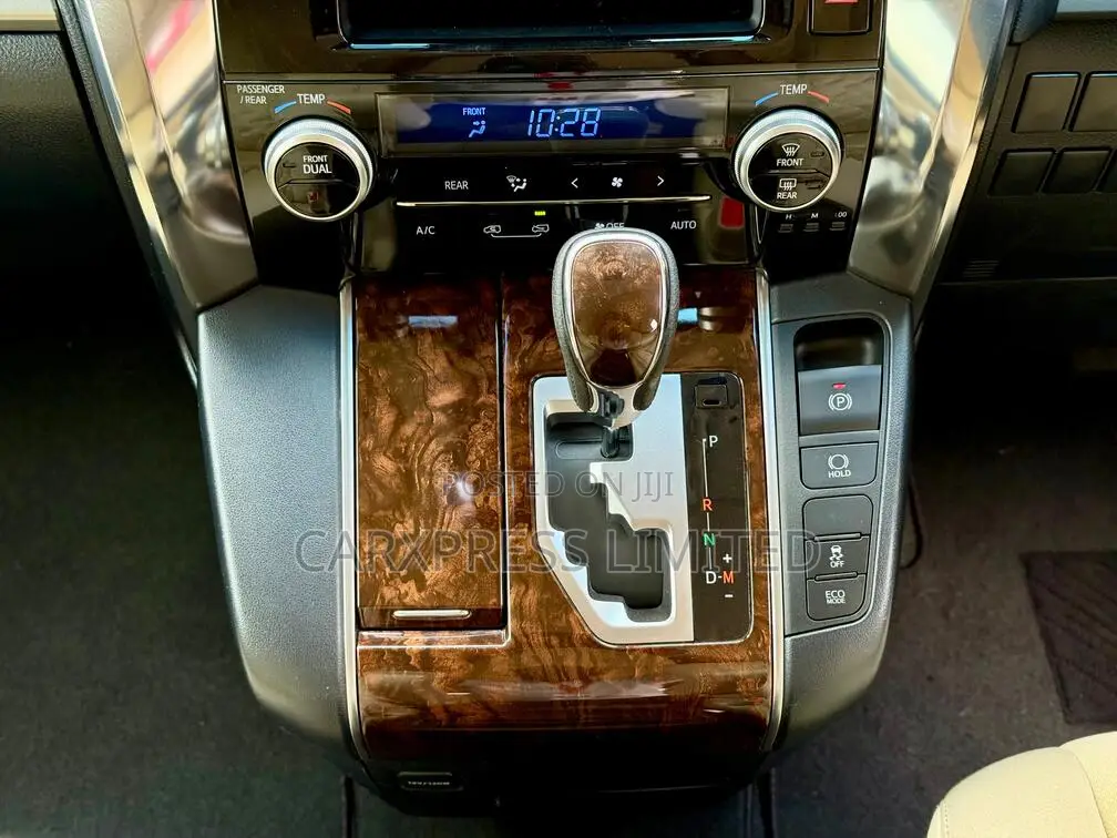 Toyota Vellfire 2018 White