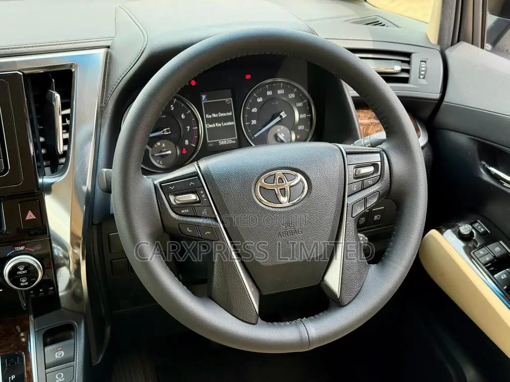 Toyota Vellfire 2018 White