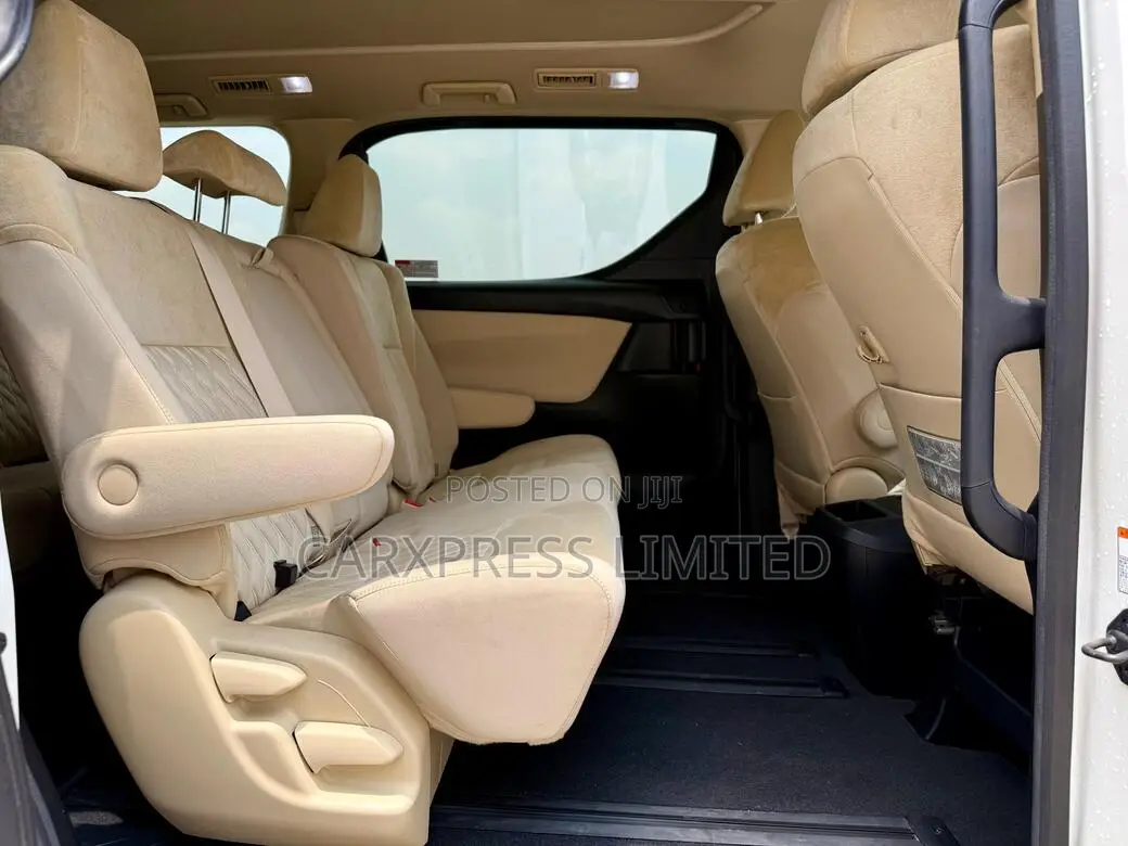 Toyota Vellfire 2018 White