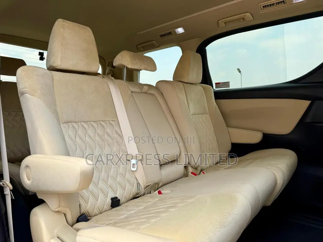 Toyota Vellfire 2018 White