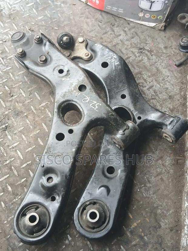 Control Arm Vanguard/Rav 4 - thumbnail 2