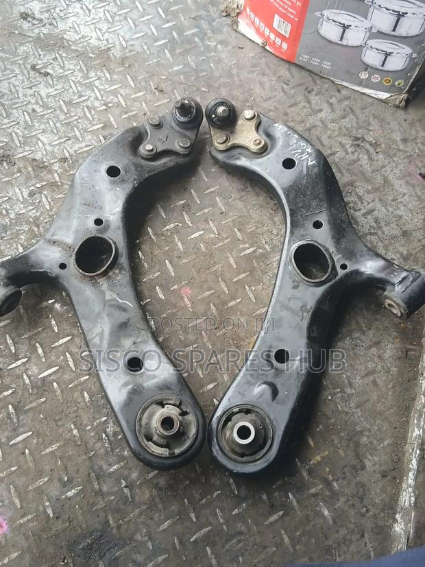 Control Arm Vanguard/Rav 4 - thumbnail 3