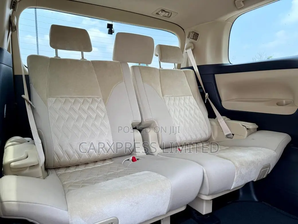 Toyota Vellfire 2018 White