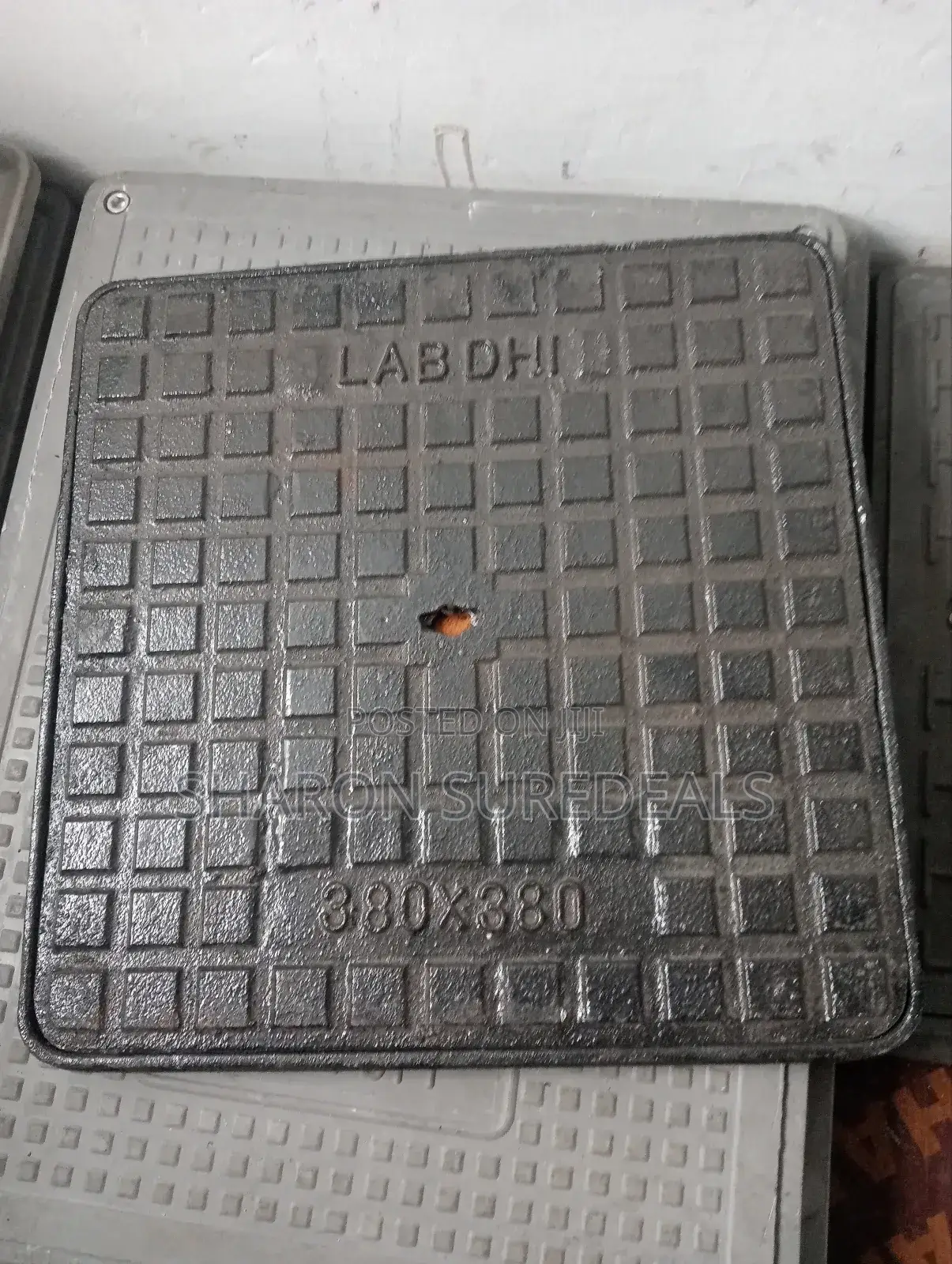 Cast Iron Indian Manhole Cover 10kg(380×380)