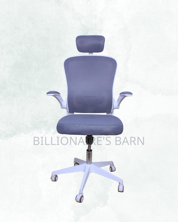 Plush White Ergonomic Office Chair — Ideal for Long Zoom Sessions - thumbnail 2
