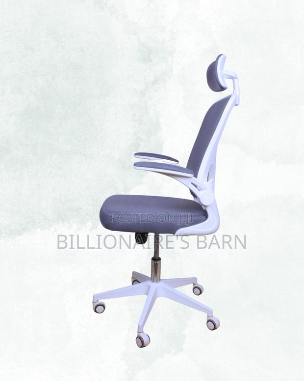 Plush White Ergonomic Office Chair — Ideal for Long Zoom Sessions - thumbnail 4