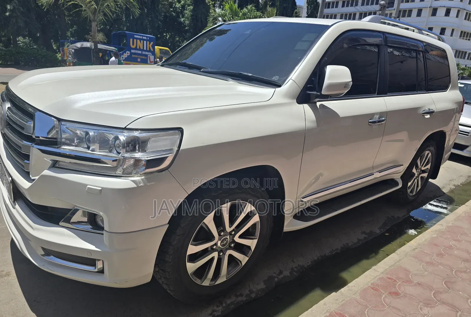 Toyota Land Cruiser 2016 White
