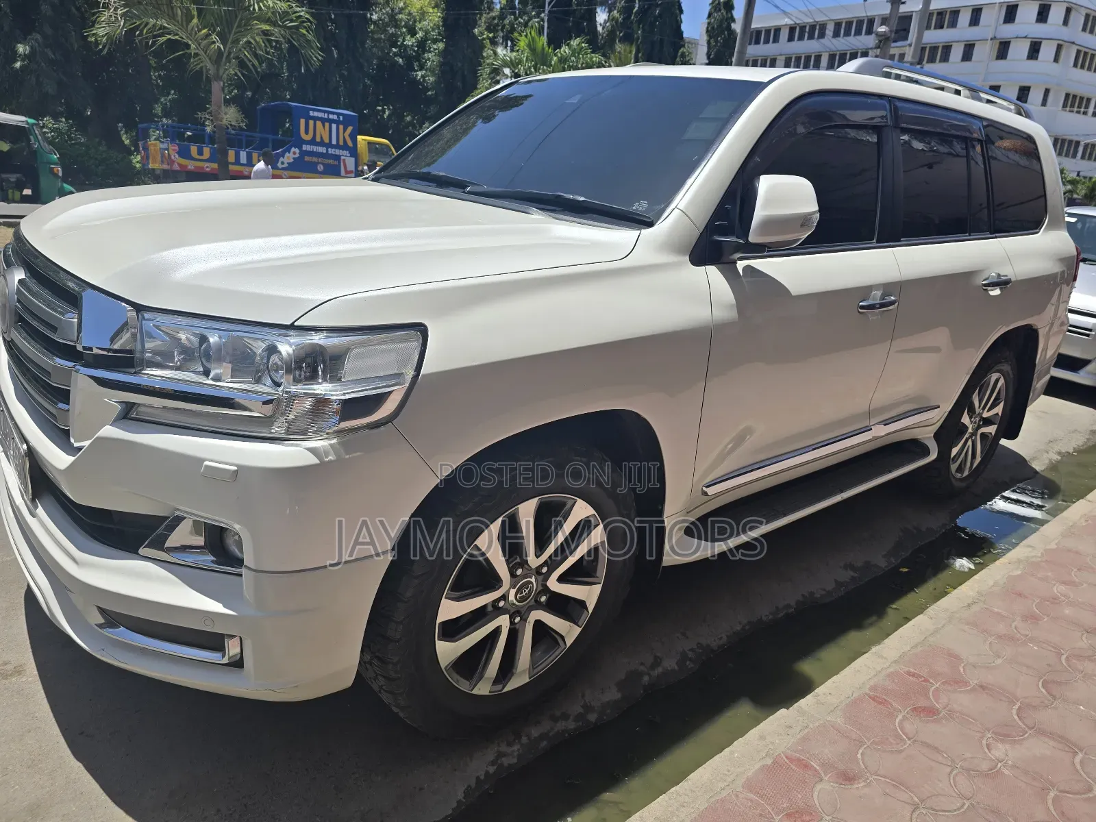 Toyota Land Cruiser 2016 White