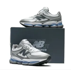 New Balance 2000