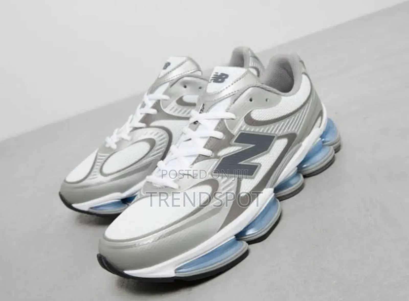 New Balance 2000
