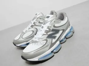 New Balance 2000
