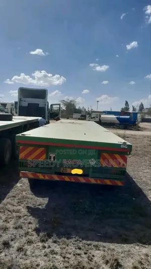Flatbed/Skeleton/Highsided Available for Load Delivery