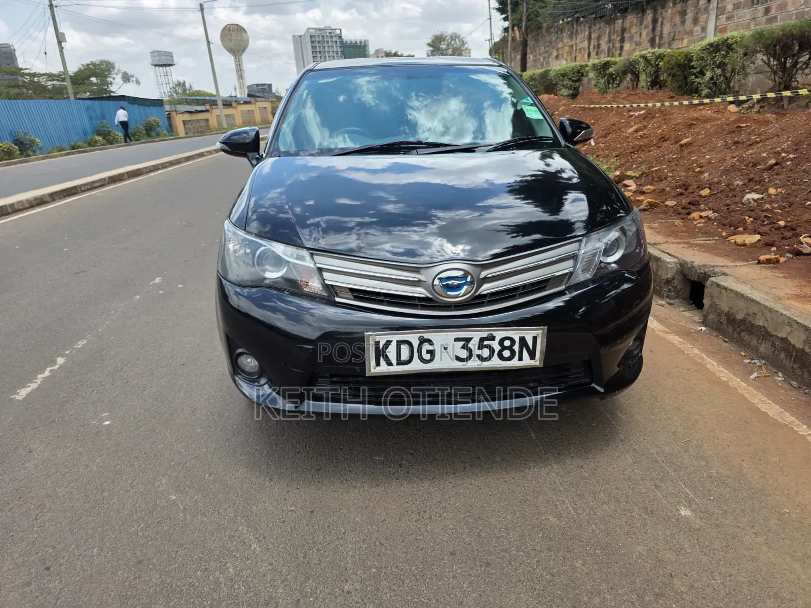 Toyota Corolla Fielder 1.5 Hybrid FWD 2015 Black
