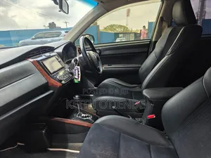 Toyota Corolla Fielder 1.5 Hybrid FWD 2015 Black