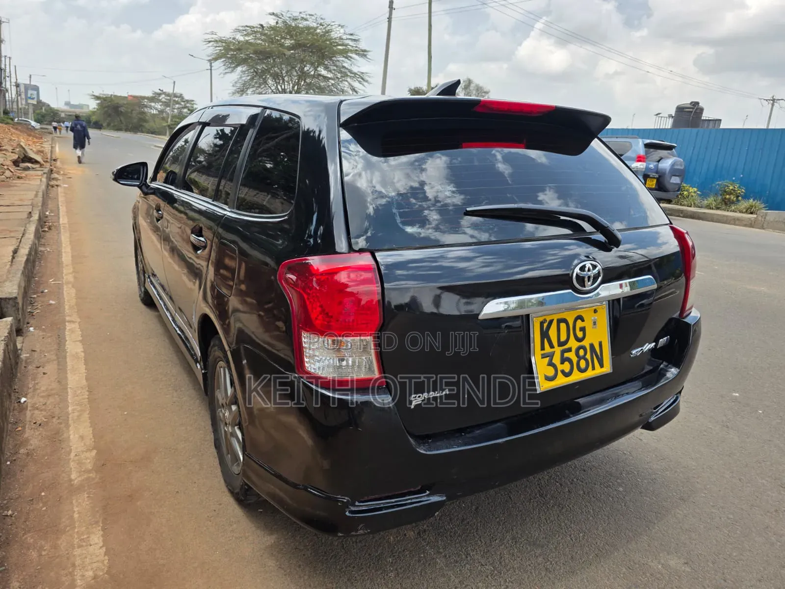 Toyota Corolla Fielder 1.5 Hybrid FWD 2015 Black