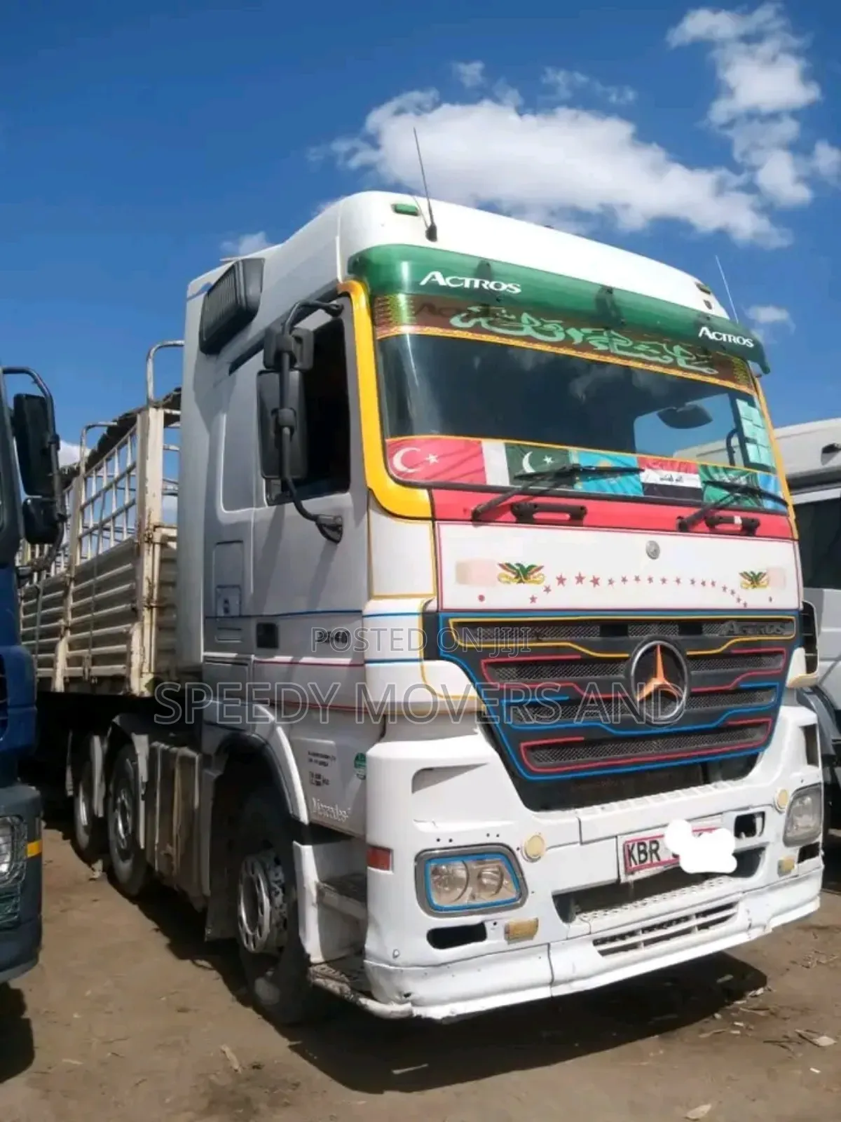Boxbody, Flatbed Trailers Accessible for Jobs