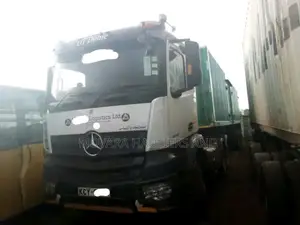 Highsided, Flatbed Trailers Available for Load Delivery