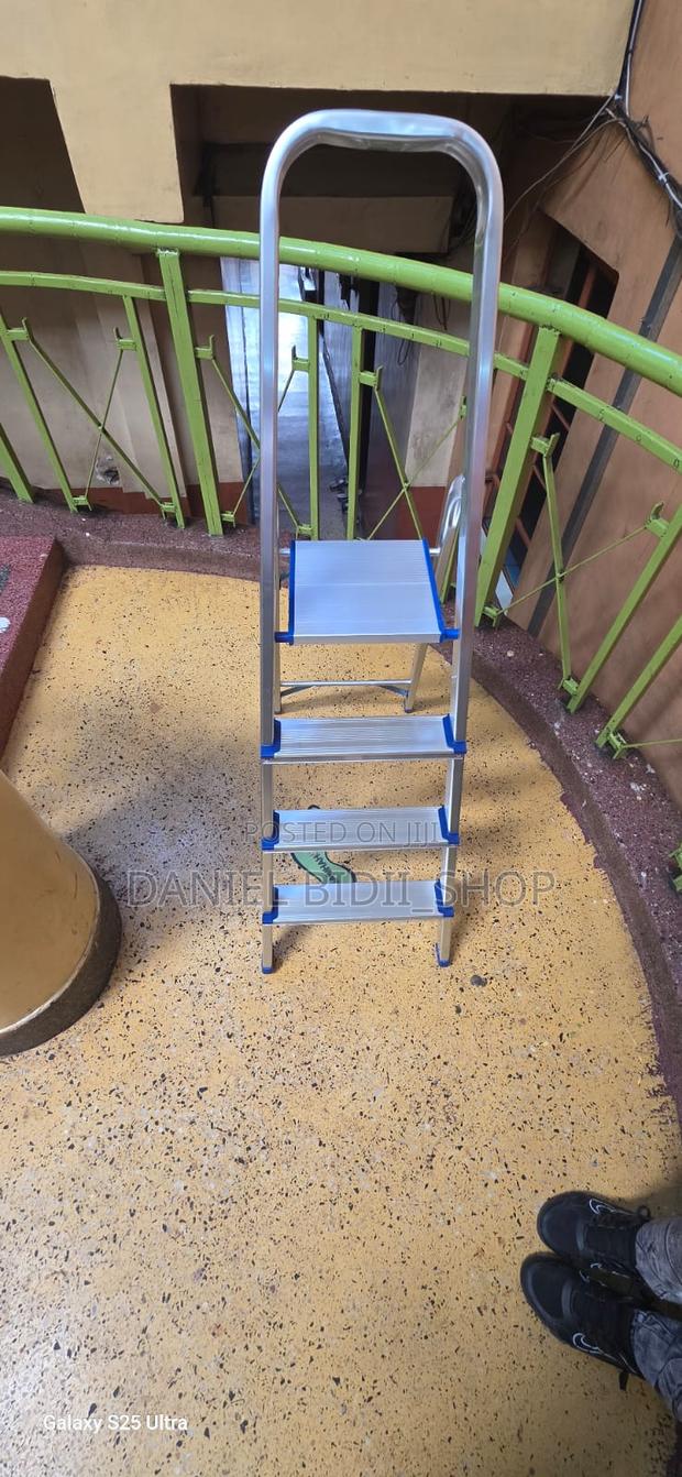 Aluminium Step Ladder 4 Steps - main view