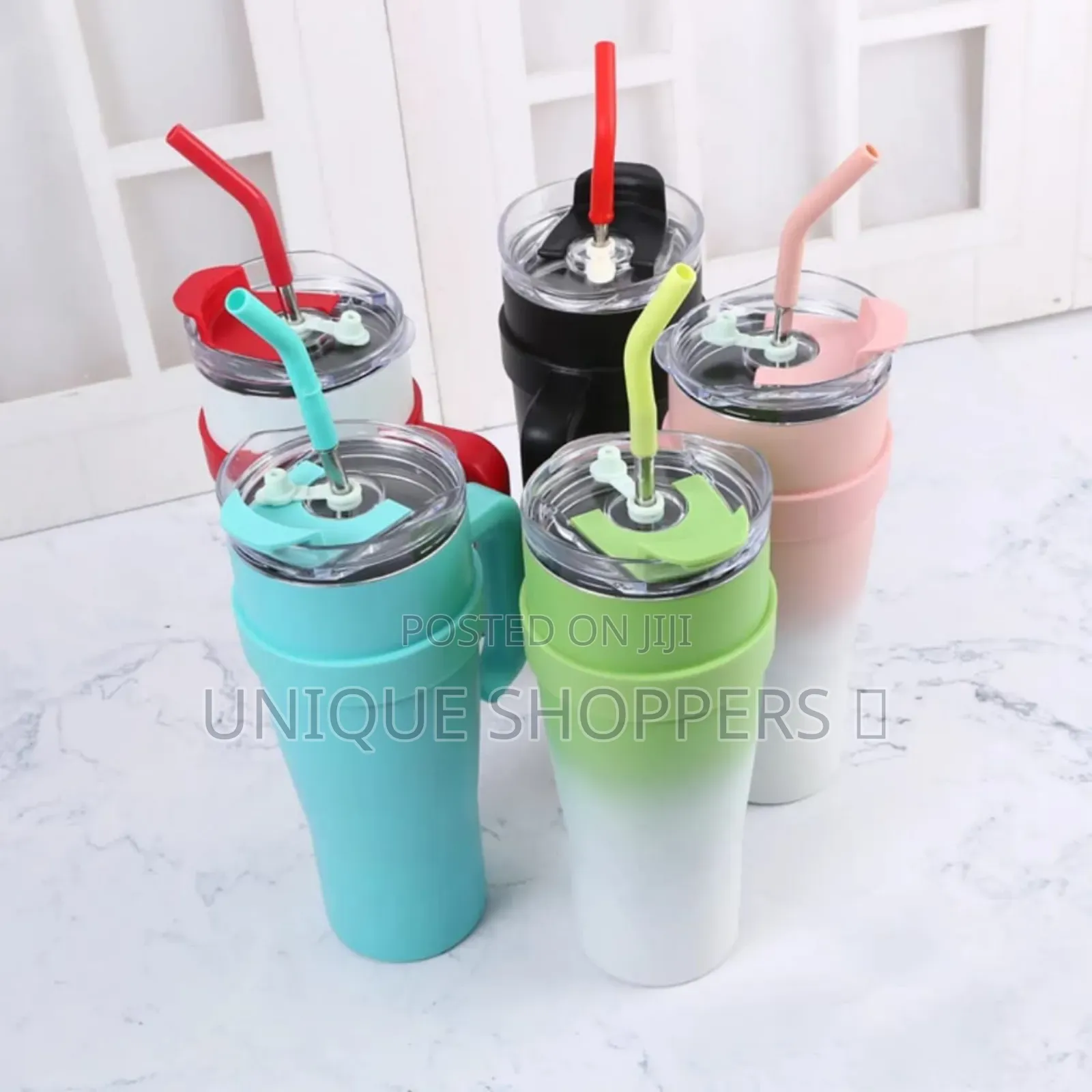 Stanley Cup
Capacity 1200ml
Size: 27.8 X 15 X 11 Cm