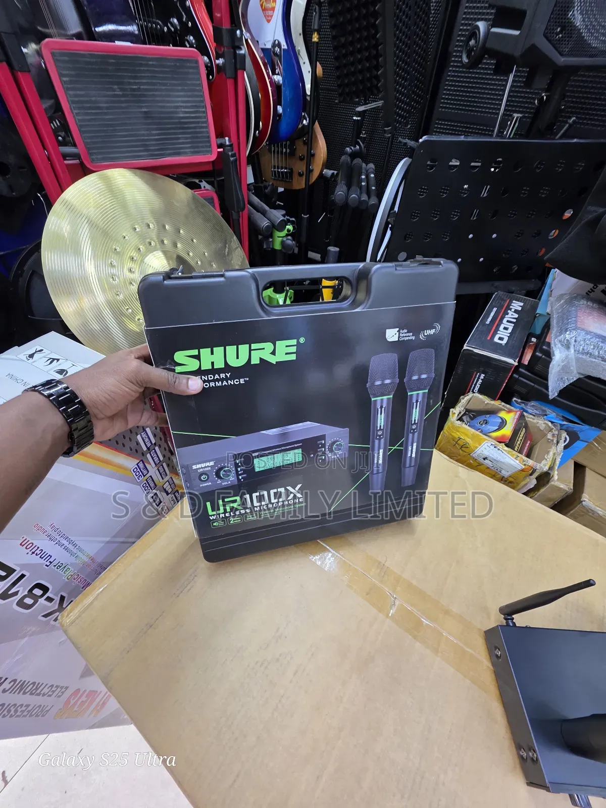 Shure Ur100x Wireless Microphone With Briefcase