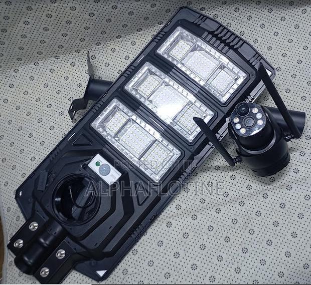 Outdoor Security Camera 450w Solar Powered Street Light 4g Enabled