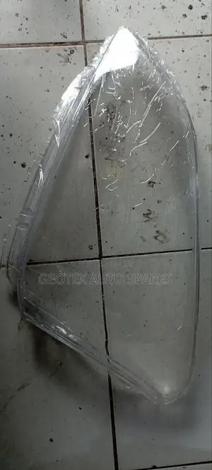 Toyota Premio 240 Headlight Lens