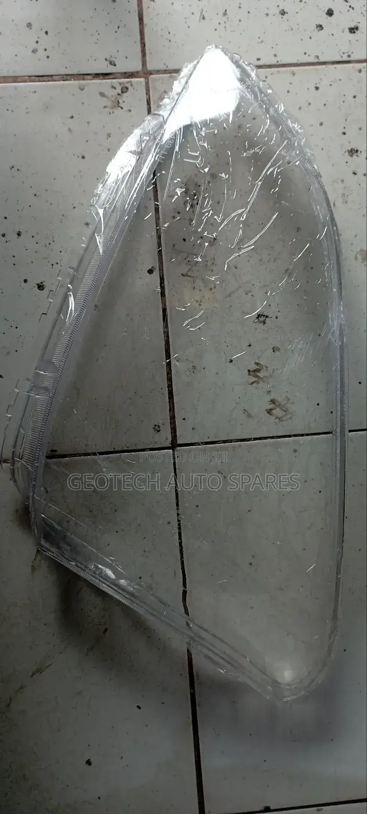 Toyota Premio 240 Headlight Lens