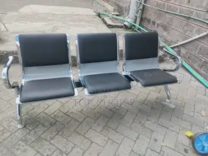 Topmost Link Padded Waiting Chair
