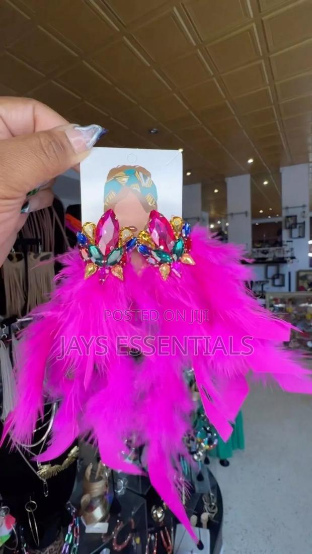 Earrings That Make a Statement - thumbnail 3