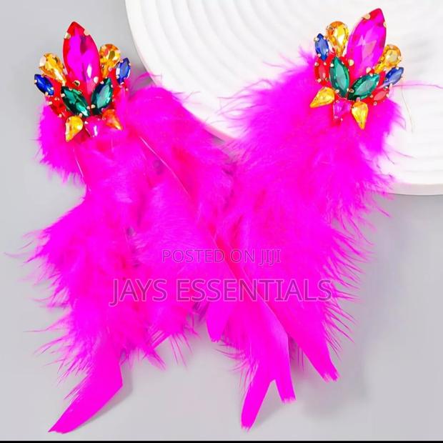 Earrings That Make a Statement - thumbnail 4