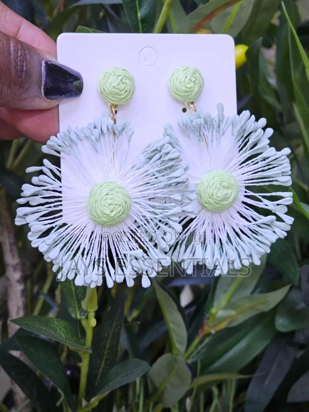 Earrings That Make a Statement - thumbnail 18