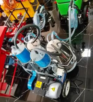 Double Barrel Cow Milking Machine - thumbnail 2