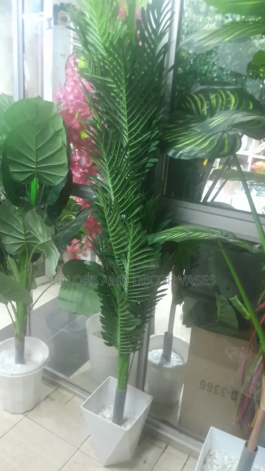 Palm 1.6m Faux Plus Hard Vase
