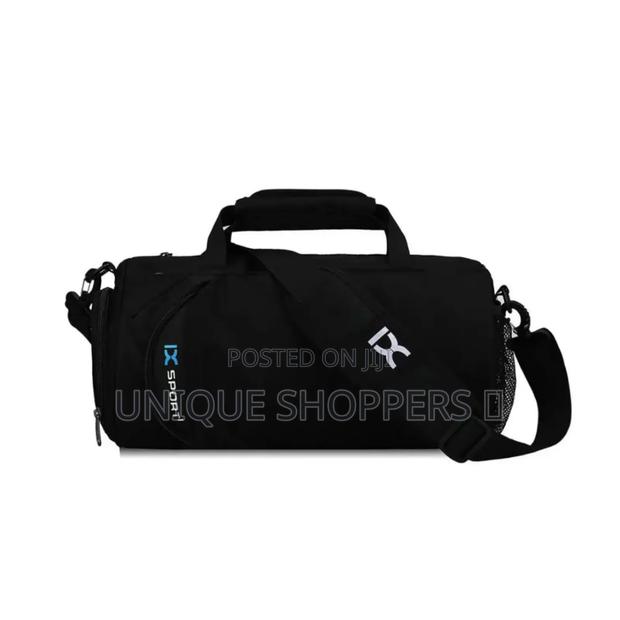 Large Duffle Bag With a Shoe CompartmentHas Shoe Compartment - thumbnail 3