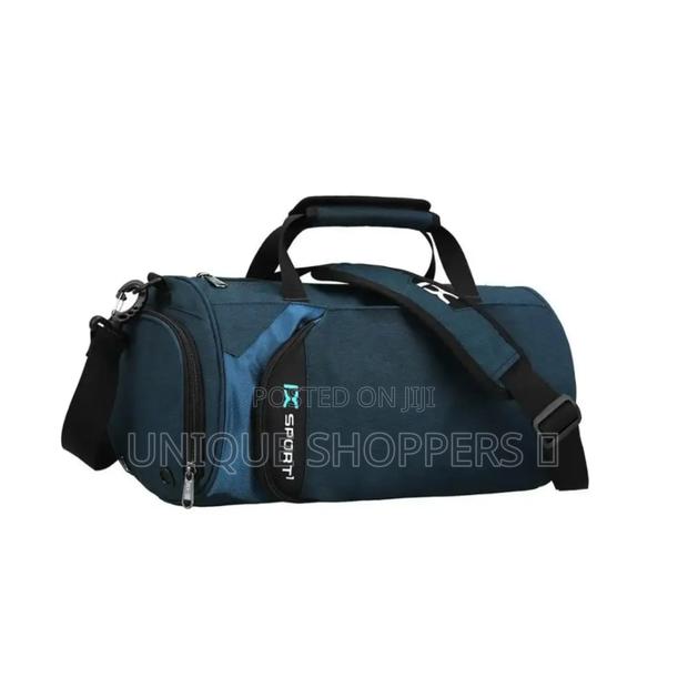 Large Duffle Bag With a Shoe CompartmentHas Shoe Compartment - thumbnail 5