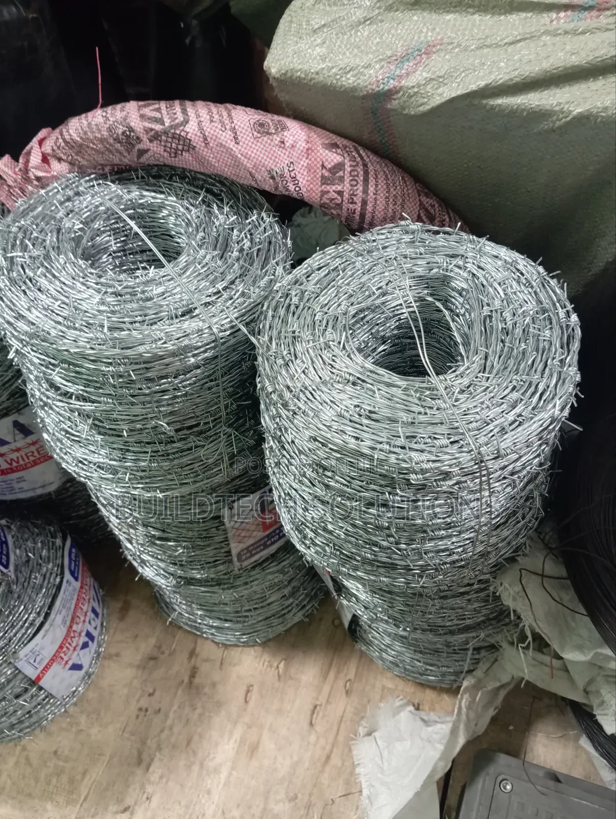 Low Carbon Steel Barbed Wire ( 610 MTRS )
