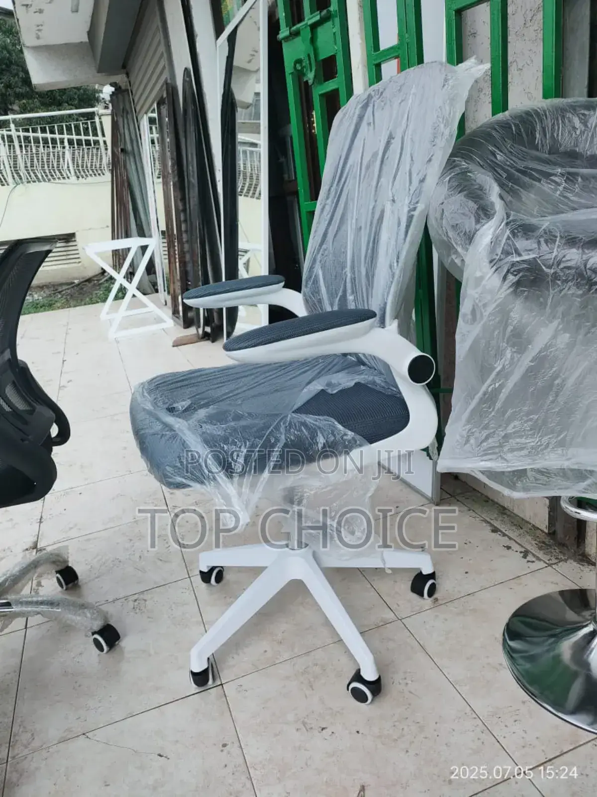 Modern Adjustable Office Chair