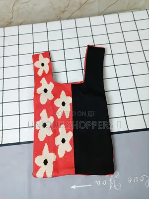 3 Pscfashion Knitted Women Wrist Bags.