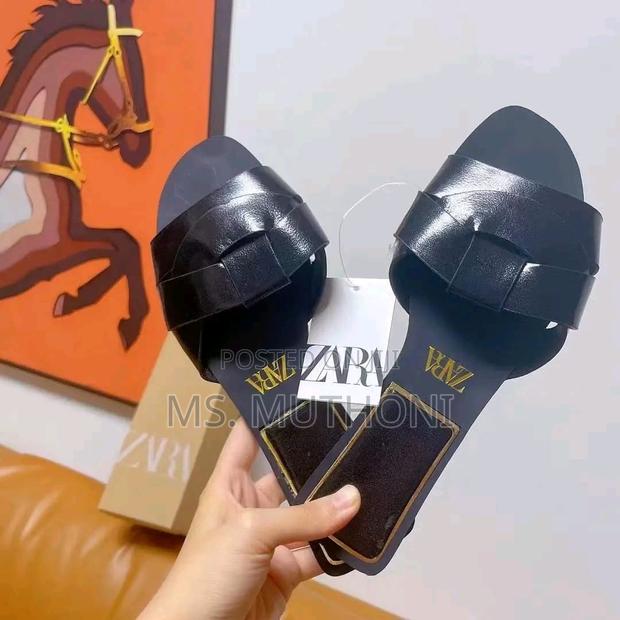 Zara BNWT Flat Leather Criss Cross Strap Sandals - thumbnail 4